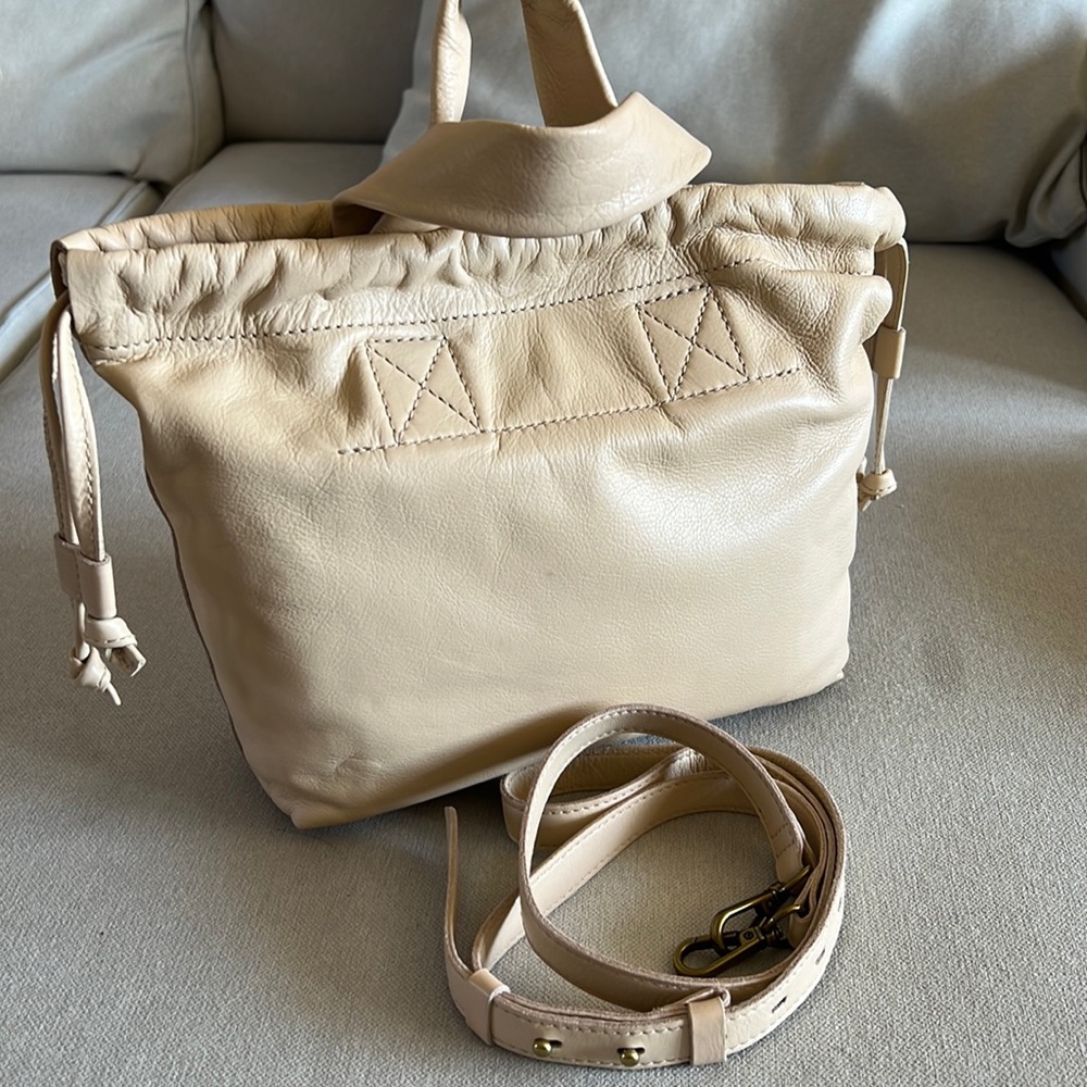 Madewell The Piazza Crossbody Bag in Buttered Scone